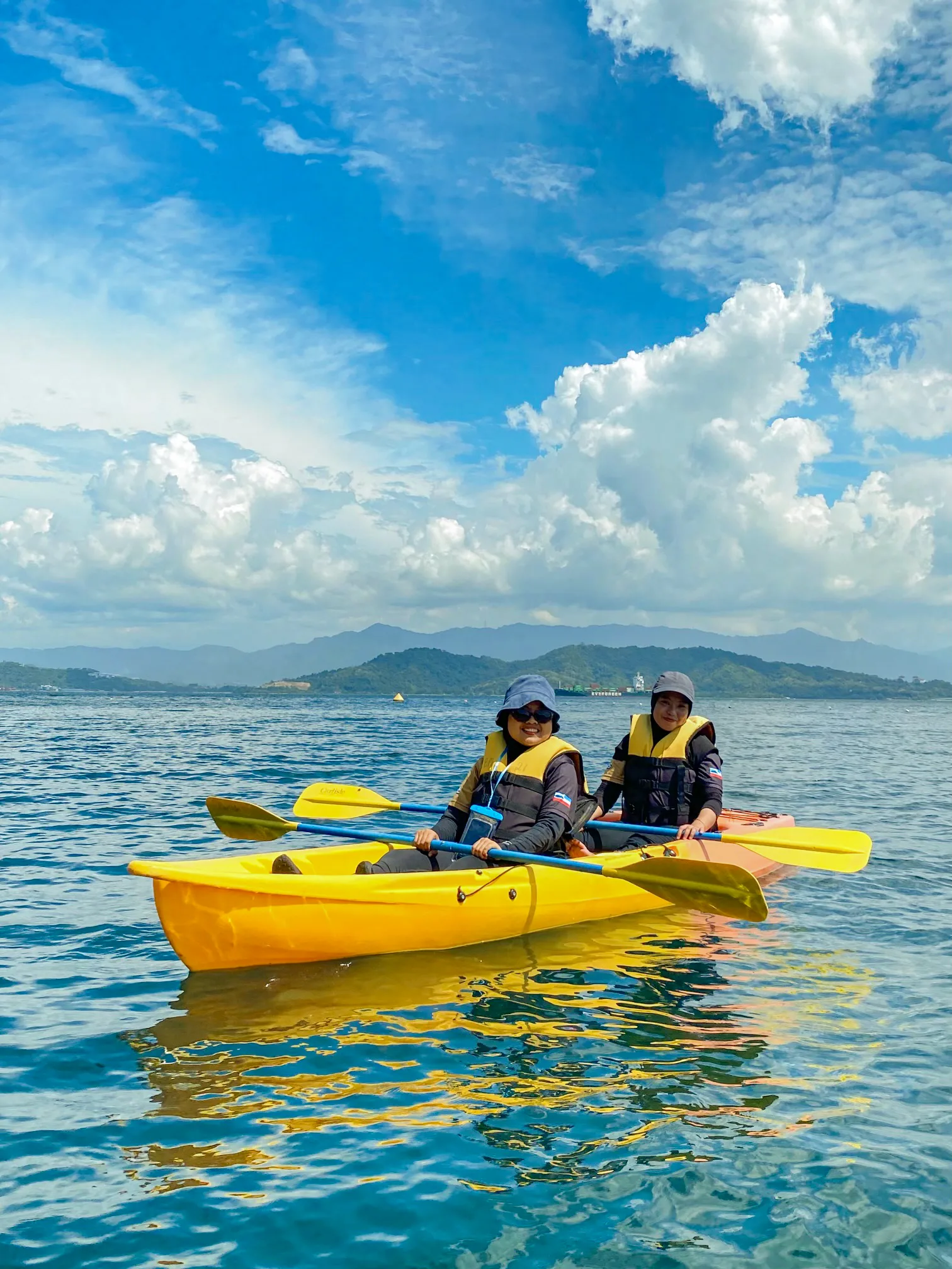 Sepanggar coastal kayak discovery